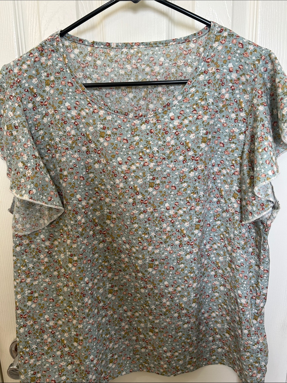 Floral Ruffle Short Sleeve Tee in Light Sage